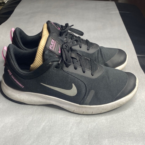 Nike Kids Sneakers in Black and Pink - Picture 3 of 9